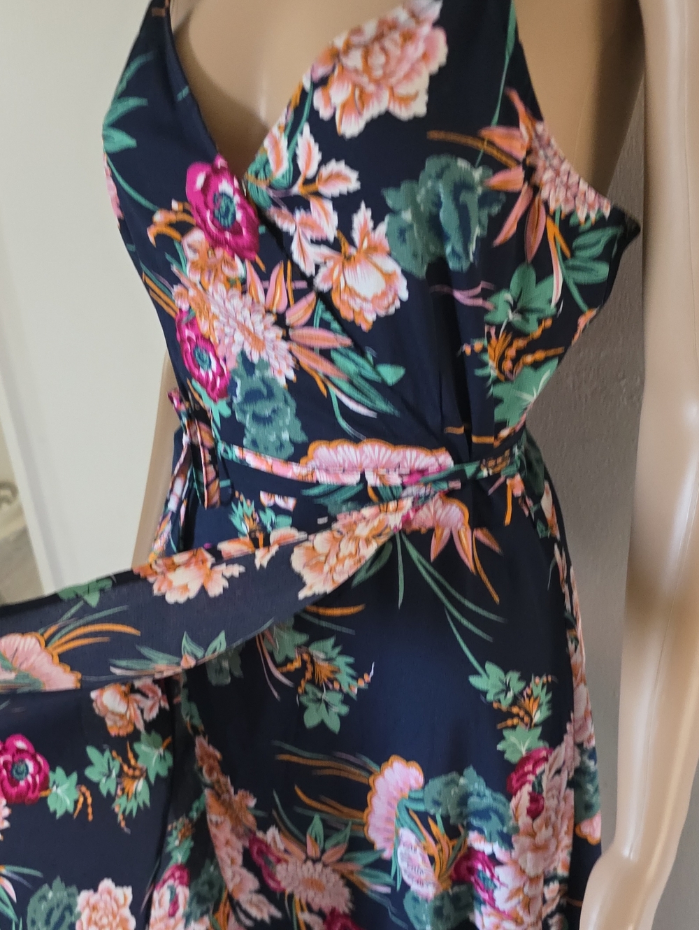 Pink Lily Wrap Dress Size Small - Picture 4 of 9